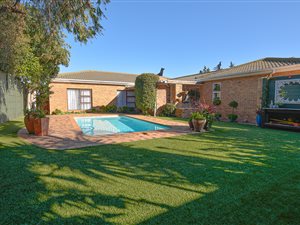 4 Bed House in Blouberg Sands