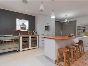 4 Bed House in De Oude Spruit