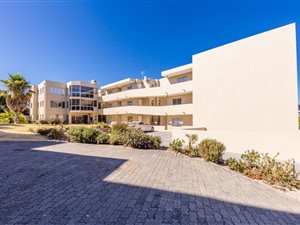 2 Bedroom Apartment in Melkbosstrand