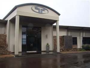 308 m² Commercial space in Montrose