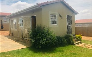 2 Bedroom House in Cosmo City