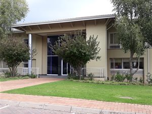 890 m² Office Space in Woodmead