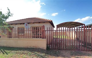 3 Bedroom Townhouse in Bronkhorstspruit