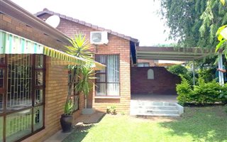 2 Bedroom Simplex in Montrose