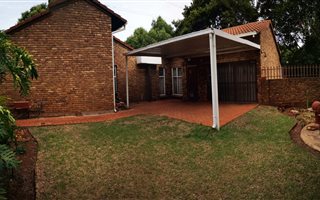 3 Bedroom Townhouse in Glen Lauriston