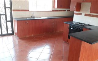 2 Bedroom Townhouse in Schuinshoogte