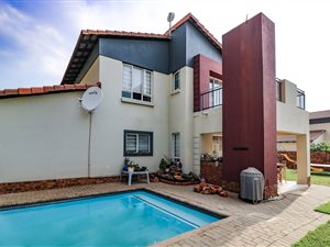 3 Bed House in Oukraal Estate