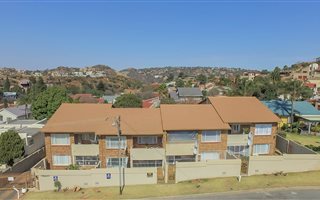 3 Bedroom Townhouse in Oakdene