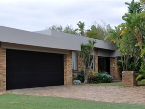 3 Bed House in Protea Valley