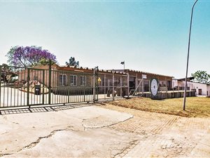 1295 m² Industrial space in White River