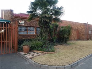 3 Bed Simplex in Vanderbijlpark CE3