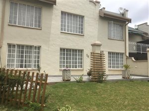 2 Bed Townhouse in Helderkruin