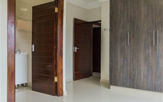 3 Bedroom Apartment in Ravenswood