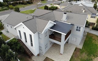 4 Bedroom House in Hemel en Aarde