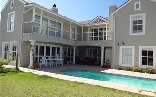 5 Bedroom House in Fish Hoek