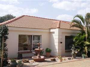 3 Bed Townhouse in Mookgophong (Naboomspruit)