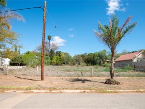 2049 m² Land available in Oudtshoorn