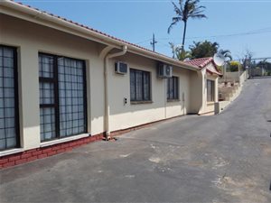 4 Bed House in Red Hill