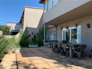 3 Bed Duplex in Sunningdale