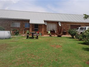 2.2 ha Farm in Panorama