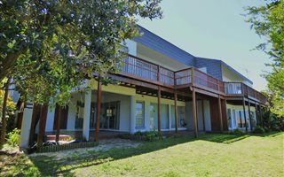 4 Bedroom House in Brenton on Sea