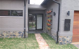 3 Bedroom Simplex in Mooikloof Equestrian Estate