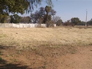 741 m² Land available in Neserhof