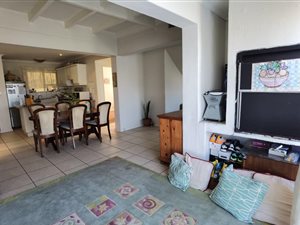 3 Bed Apartment in Glenlily
