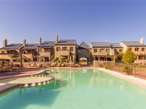 3 Bedroom House in Devonvale Golf & Wine Estate