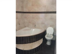2 Bed Apartment in Crystal Park