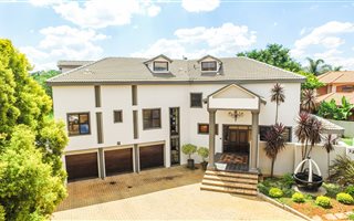 5 Bedroom House in Woodhill