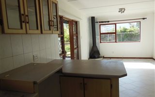 2 Bedroom Garden Cottage in Eastern