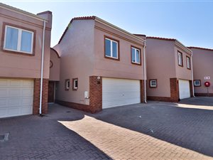 3 Bed Cluster in Woodhill