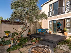2 Bed House in Harfield Village