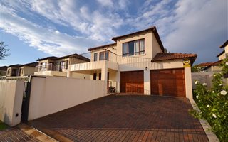 3 Bedroom Cluster in Fourways