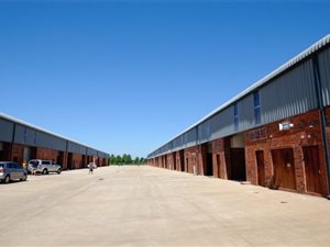 223 m² Industrial space in Waterfall