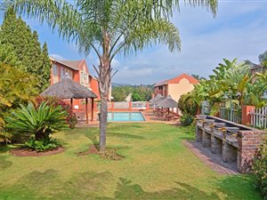 3 Bed Apartment in Weltevreden Park