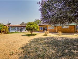 3 Bed House in Rhodesfield