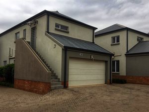4 Bed Duplex in Broadacres