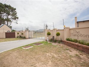 600 m² Land available in Lorraine