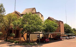 1 Bedroom Apartment in Douglasdale