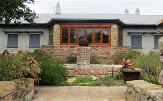 4 Bedroom House in Mossel Bay Central