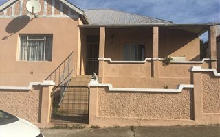 3 Bedroom House in South End