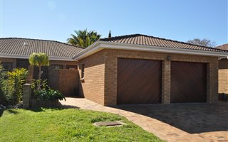 3 Bedroom House in Sonstraal Heights