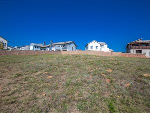 700 m² Land available in The Hills