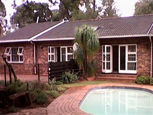 4 Bed House in Helderkruin