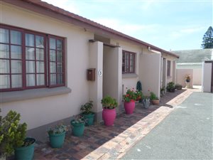2 Bed Townhouse in Bloubergstrand