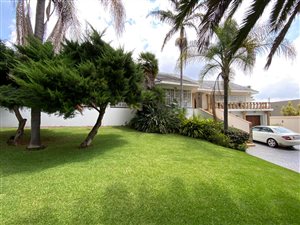 4 Bed House in Waterkloof Heights