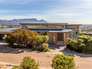 4 Bed House in Stonehurst Mountain Estate
