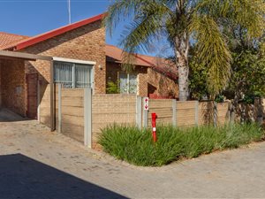 2 Bed Townhouse in Honeydew Ridge